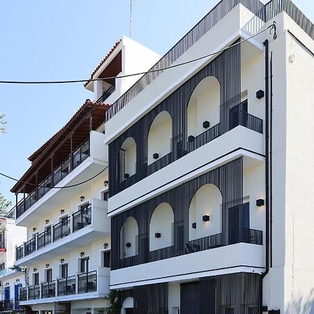 Uphill Unique Boutique Suites สเกียธอสทาวน์ ภายนอก รูปภาพ