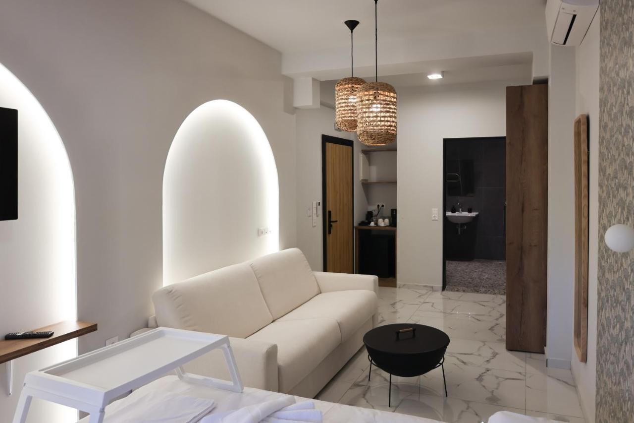 Uphill Unique Boutique Suites สเกียธอสทาวน์ ภายนอก รูปภาพ