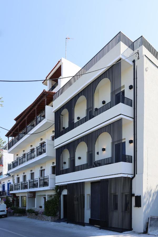 Uphill Unique Boutique Suites สเกียธอสทาวน์ ภายนอก รูปภาพ
