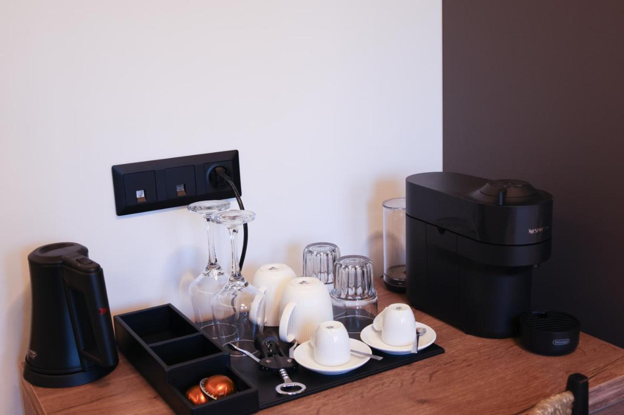 Uphill Unique Boutique Suites สเกียธอสทาวน์ ภายนอก รูปภาพ