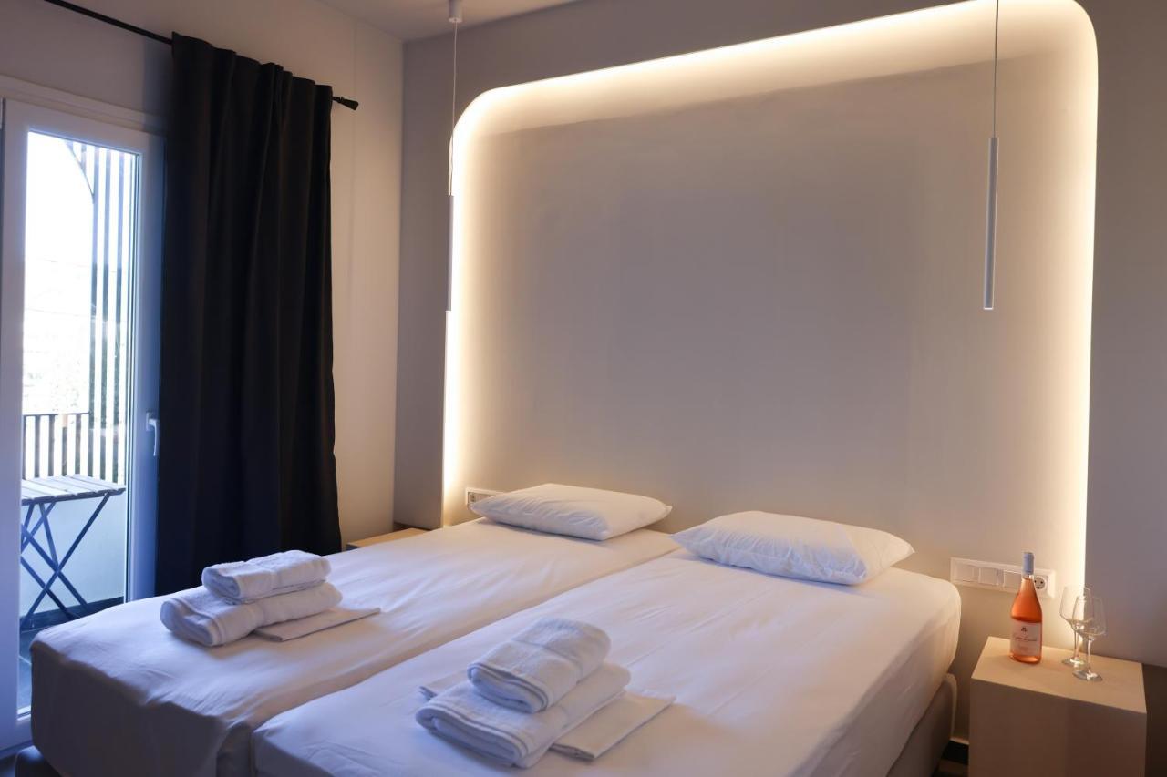Uphill Unique Boutique Suites สเกียธอสทาวน์ ภายนอก รูปภาพ