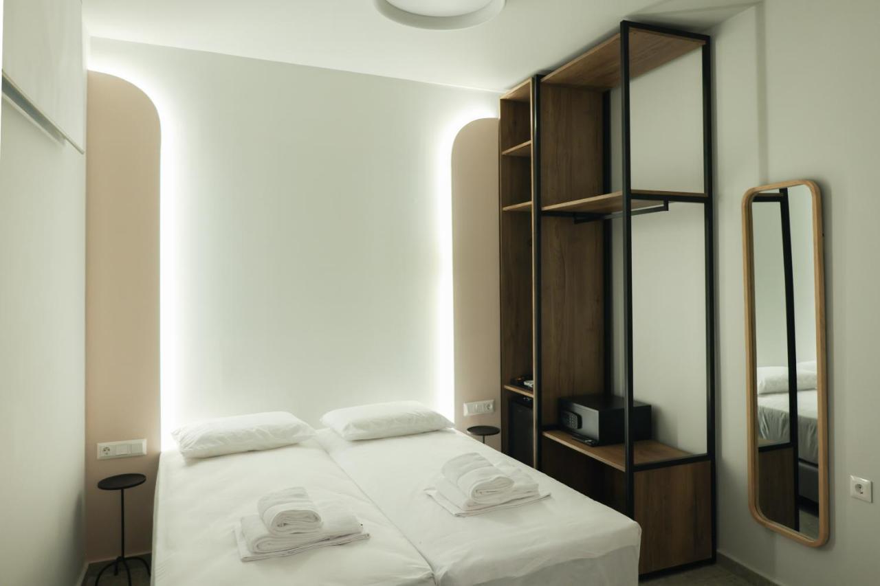 Uphill Unique Boutique Suites สเกียธอสทาวน์ ภายนอก รูปภาพ