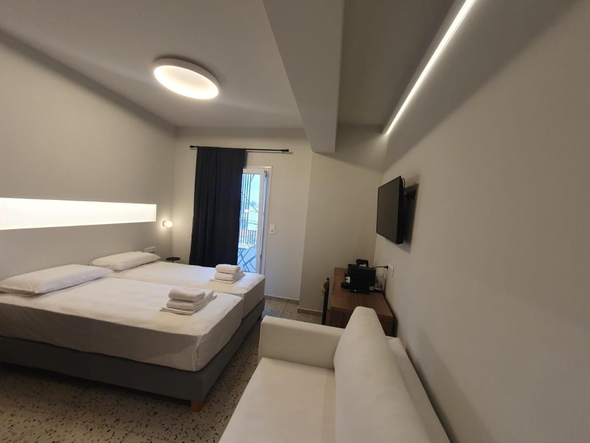 Uphill Unique Boutique Suites สเกียธอสทาวน์ ภายนอก รูปภาพ