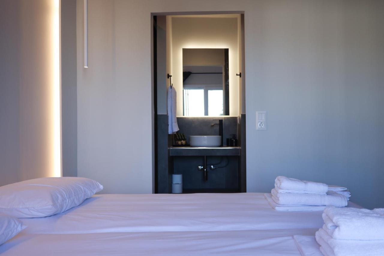 Uphill Unique Boutique Suites สเกียธอสทาวน์ ภายนอก รูปภาพ