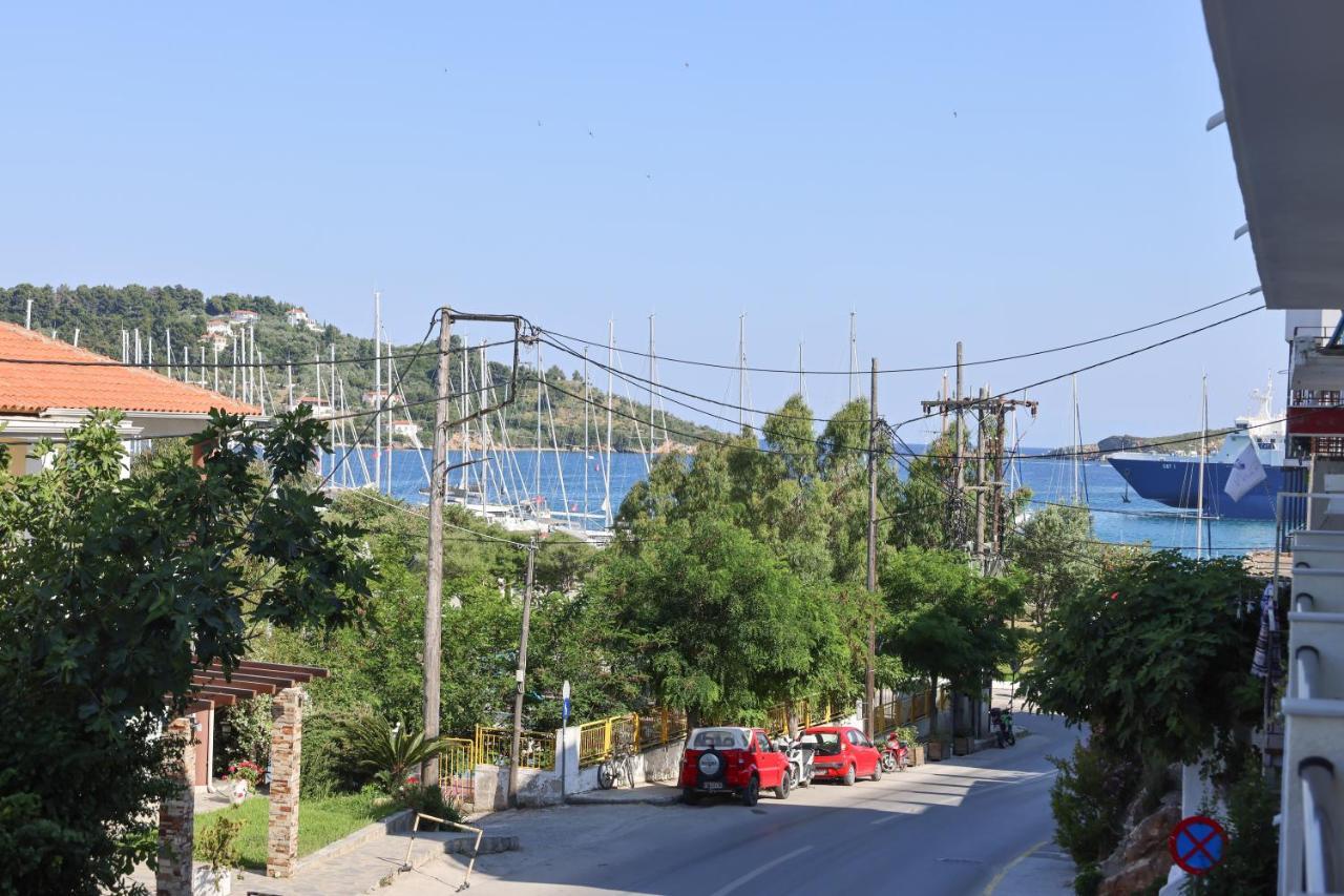 Uphill Unique Boutique Suites สเกียธอสทาวน์ ภายนอก รูปภาพ