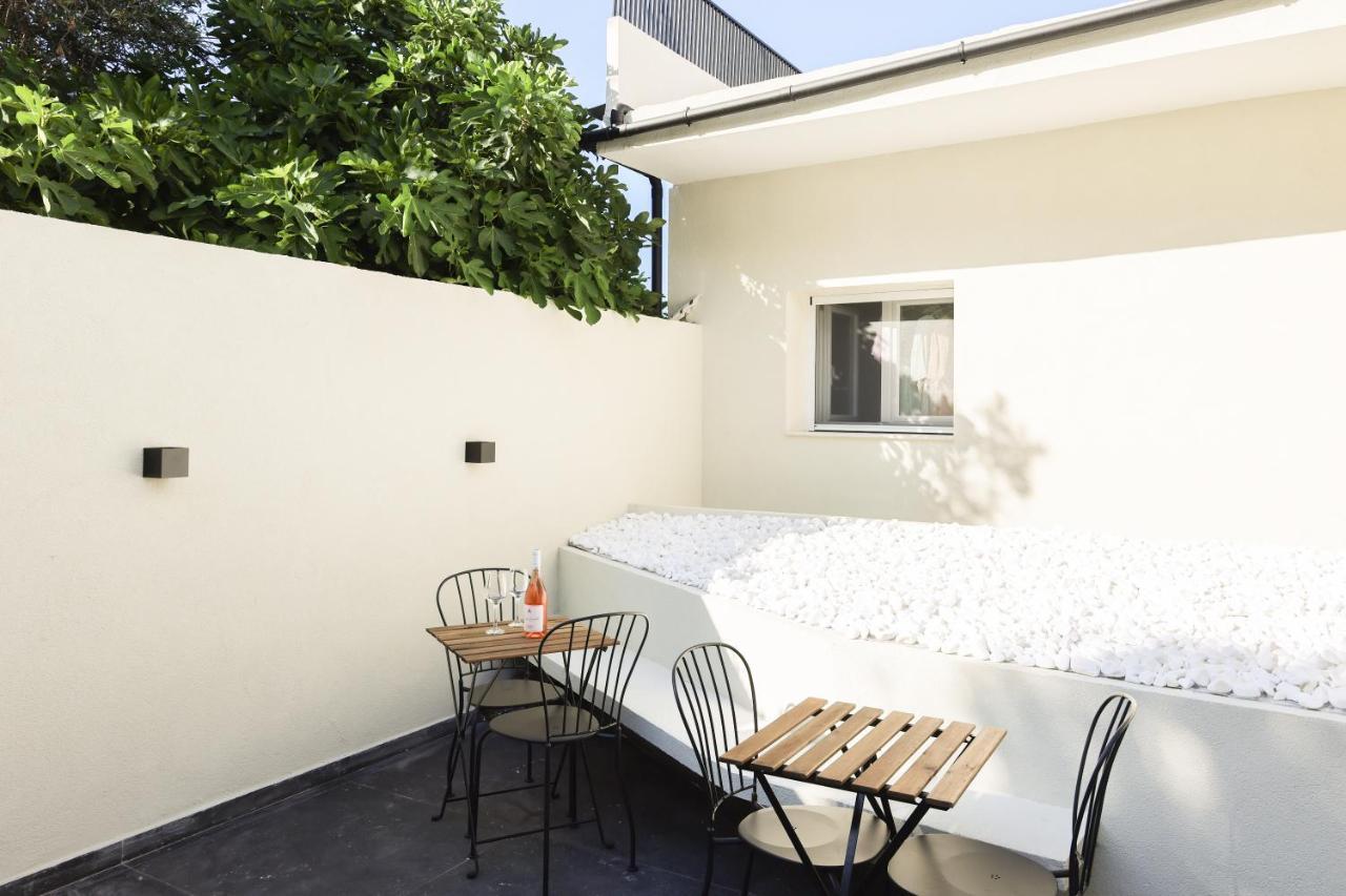 Uphill Unique Boutique Suites สเกียธอสทาวน์ ภายนอก รูปภาพ